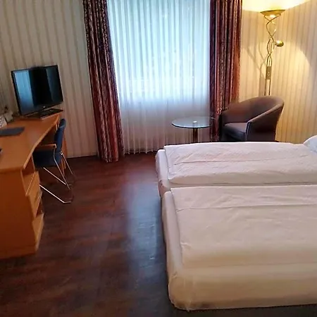 Hotel Domicil 4*